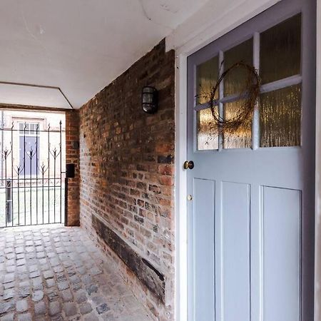 Rustic Chester Cottage Near Shops & Terrace エクステリア 写真