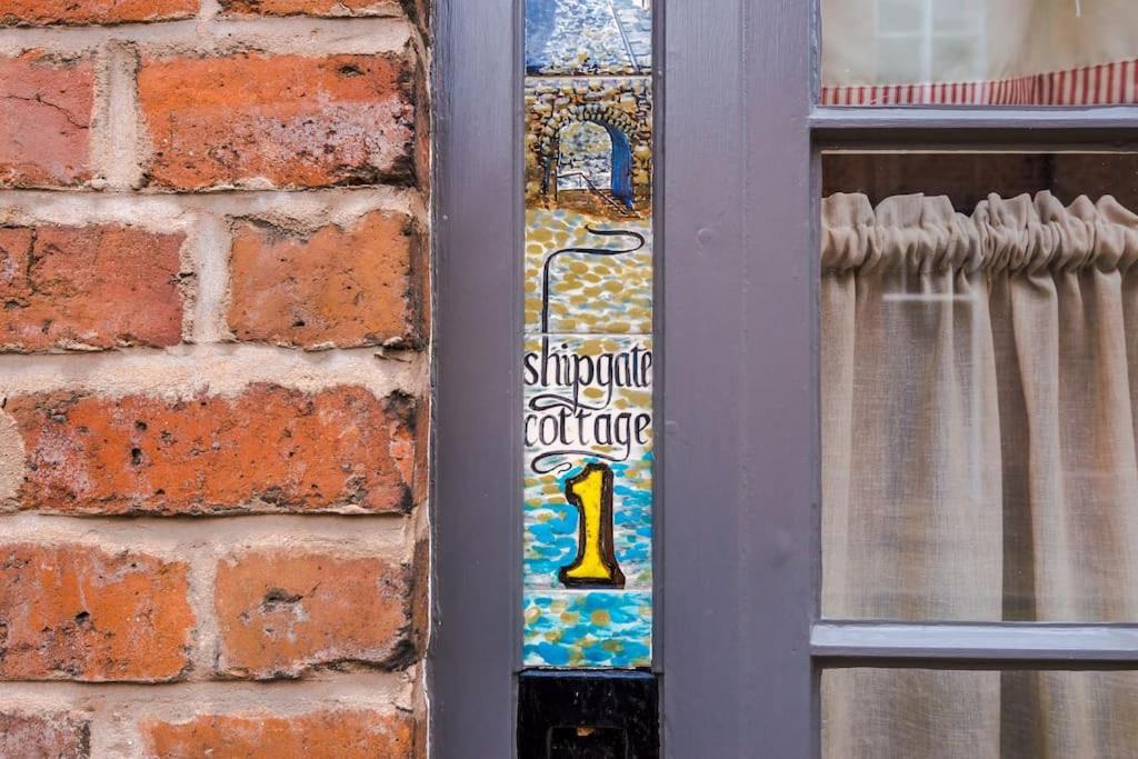 Rustic Chester Cottage Near Shops & Terrace エクステリア 写真